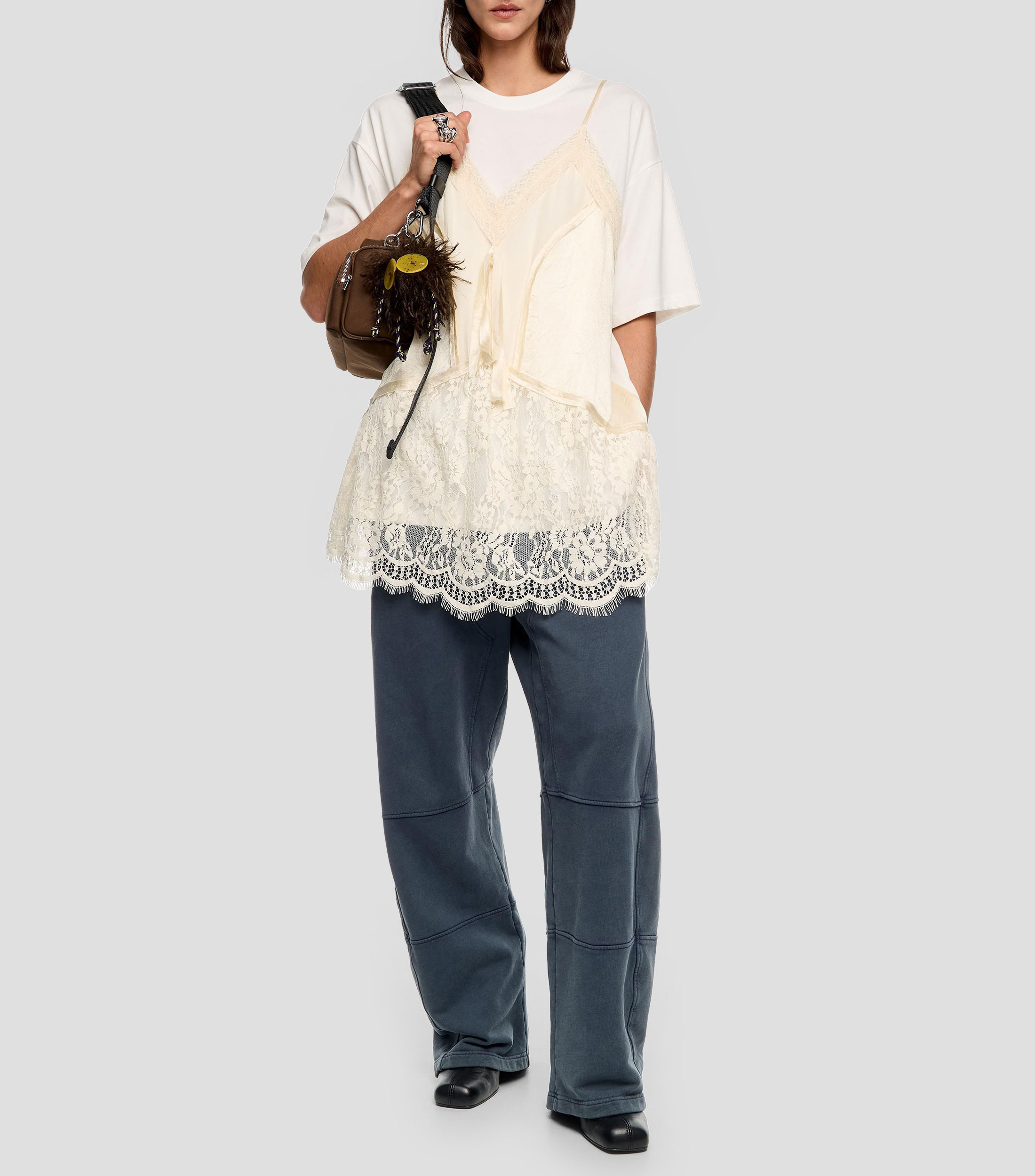 Playera top superpuesto encajes marfil Mujer